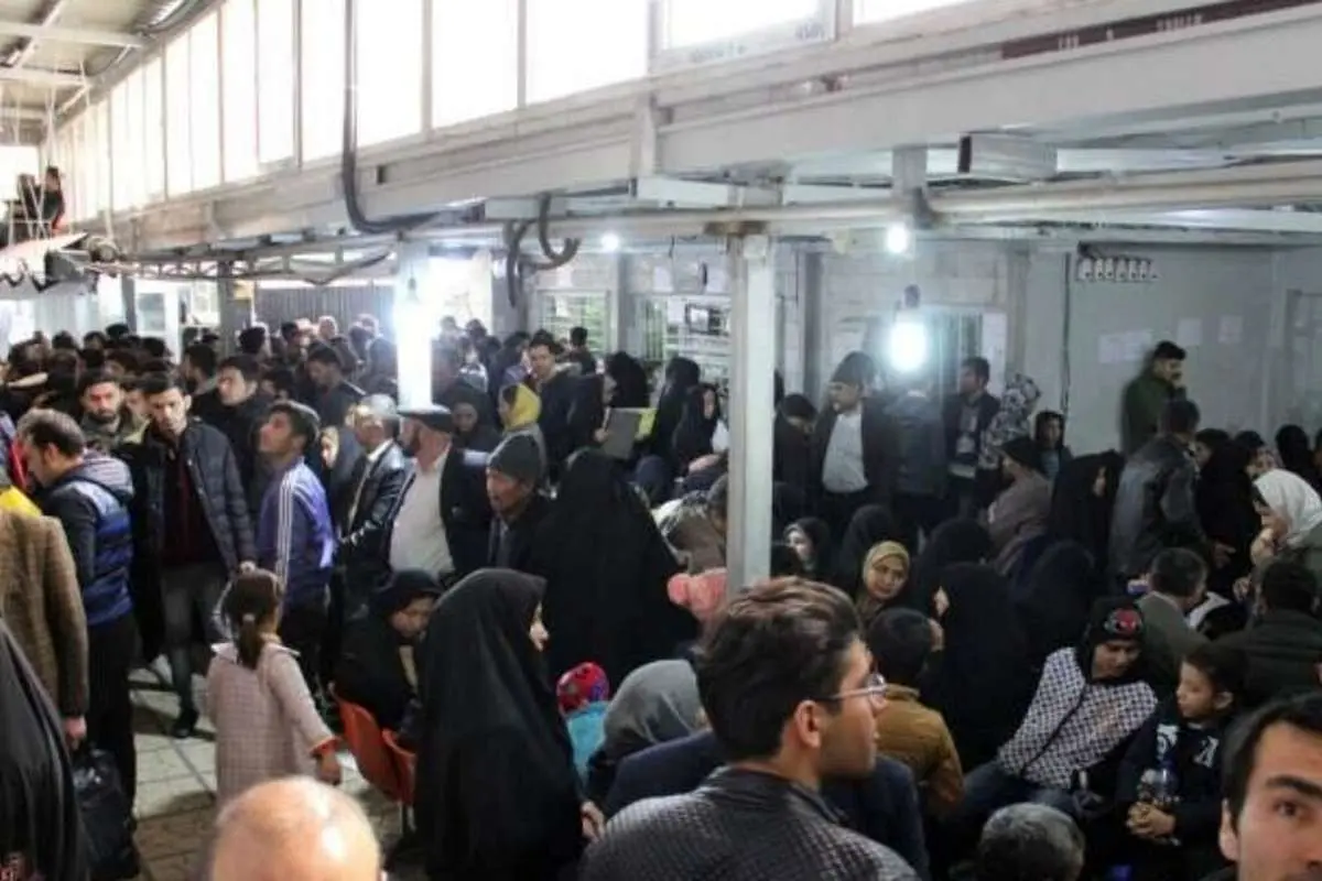تجمع اتباع افغانستانی مقابل سفارت یک کشور در تهران