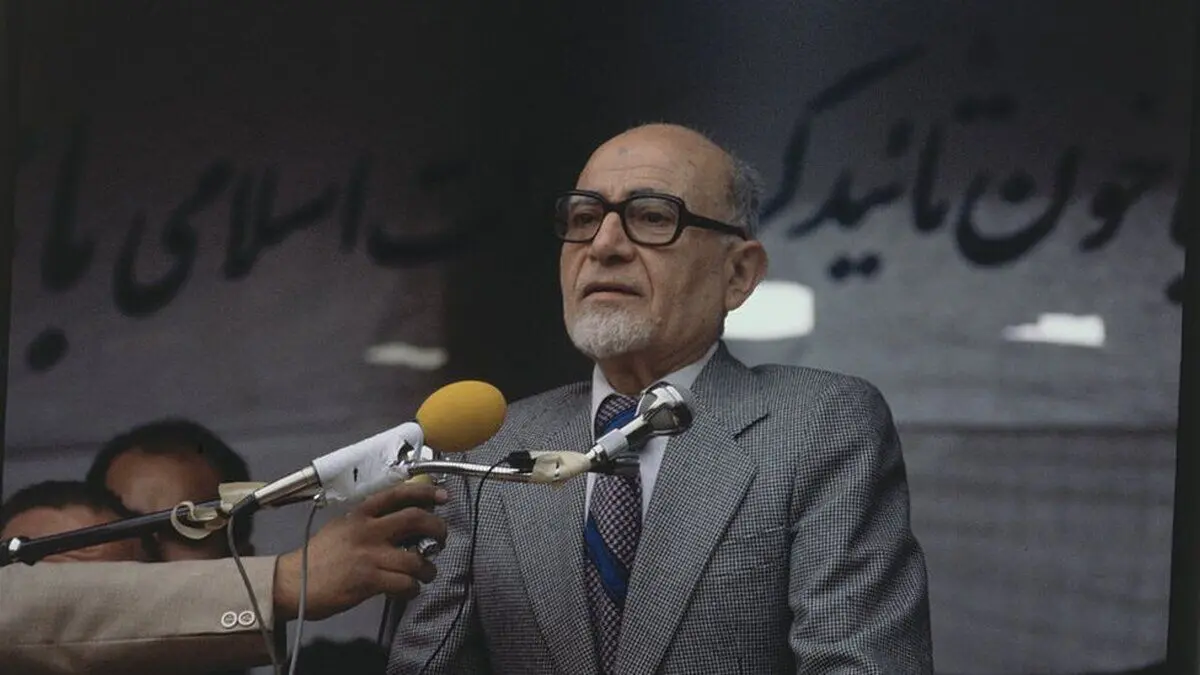 تصویر؛ دیدار سفیر آمریکا با مهدی بازرگان، سال ۱۳۵۷