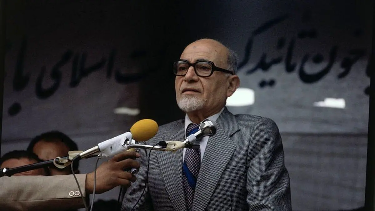 تصویر؛ دیدار سفیر آمریکا با مهدی بازرگان، سال ۱۳۵۷