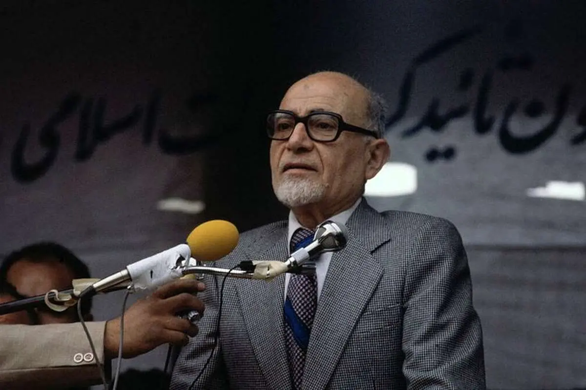تصویر؛ دیدار سفیر آمریکا با مهدی بازرگان، سال ۱۳۵۷