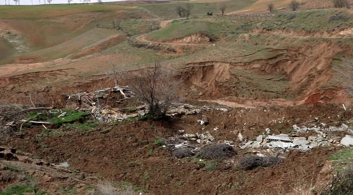 تصاویر؛ رانش زمین در روستای گلی - خراسان شمالی