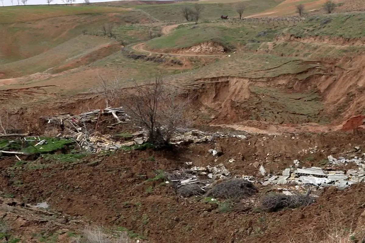 تصاویر؛ رانش زمین در روستای گلی - خراسان شمالی