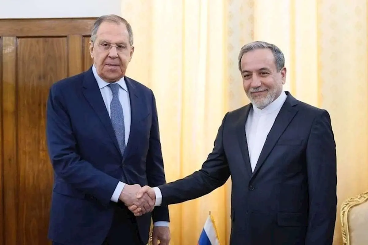 گاردین: با پیشرفت مذاکرات، مسکو ممکن است نقشی کلیدی را ایفا کند؛ تکلیف ذخایر اورانیوم غنی شده چه می‌شود؟