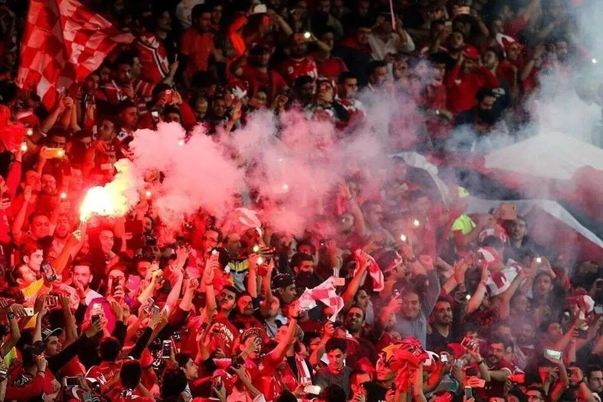 ببینید؛ ازدحام و نزاع و سروصدا مقابل باشگاه پرسپولیس