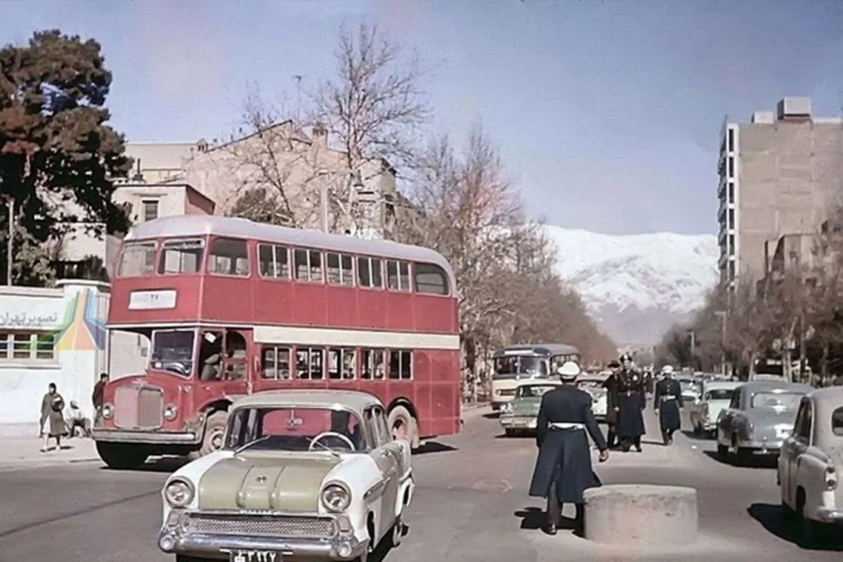 تصاویر؛ سفر به تهران قدیم؛ اتوبوس‌ها چگونه بودند؟