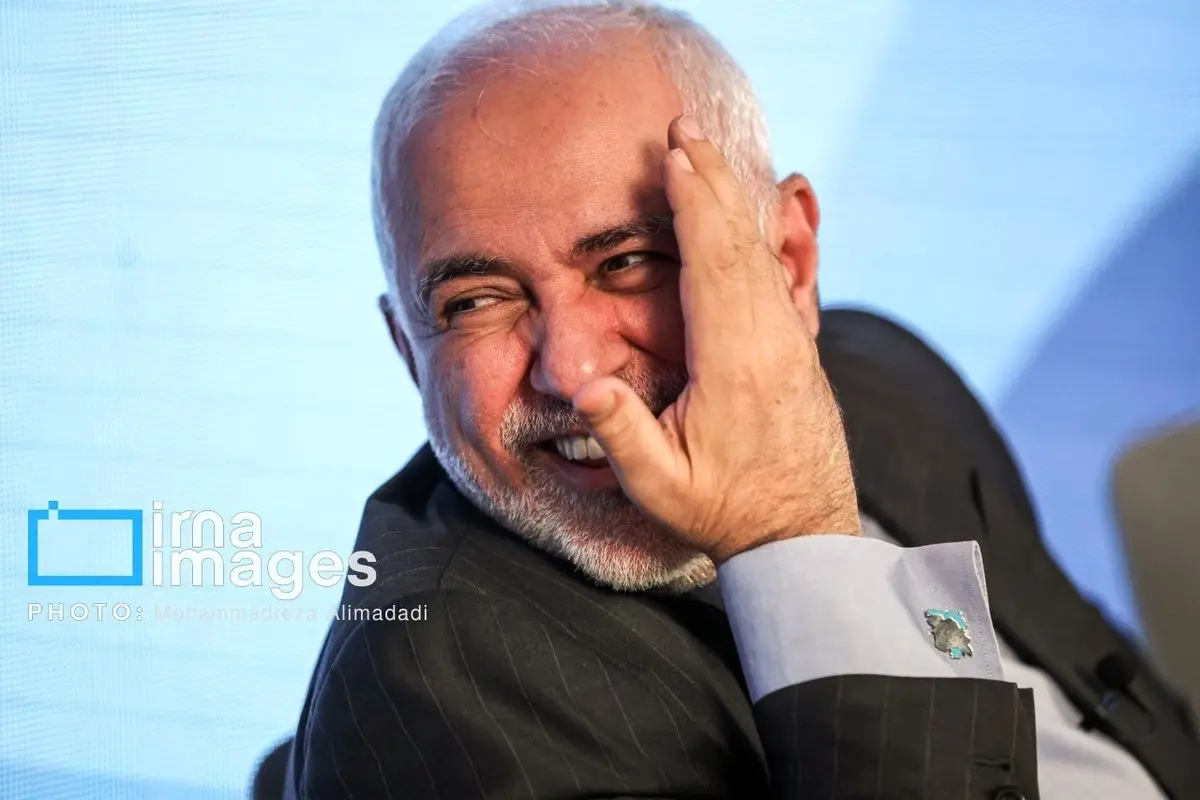 تصاویر؛ حضور ظریف در نشست بررسی «روایت و تحلیل ایرانی از تاریخ تحولات روسیه»