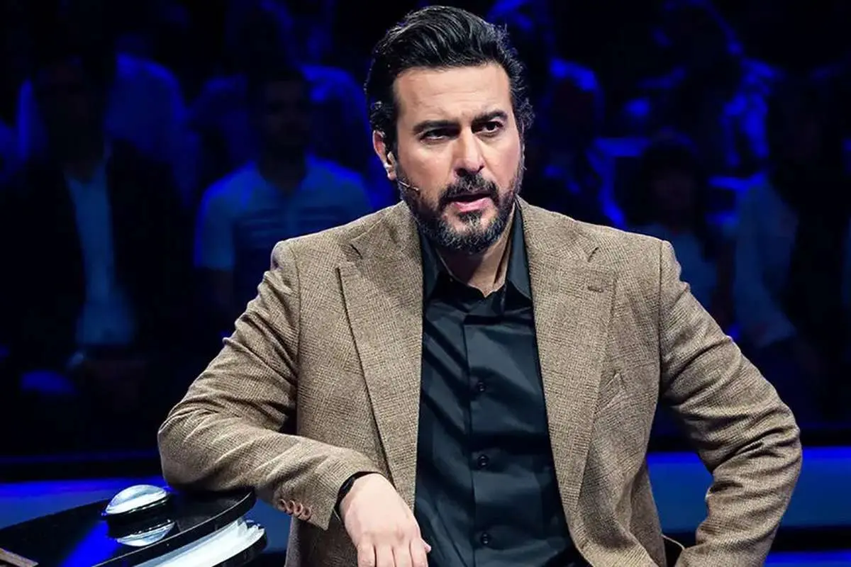 ببینید؛ ماجرای سرقت تلفن همراه محسن کیایی پشت چراغ قرمز