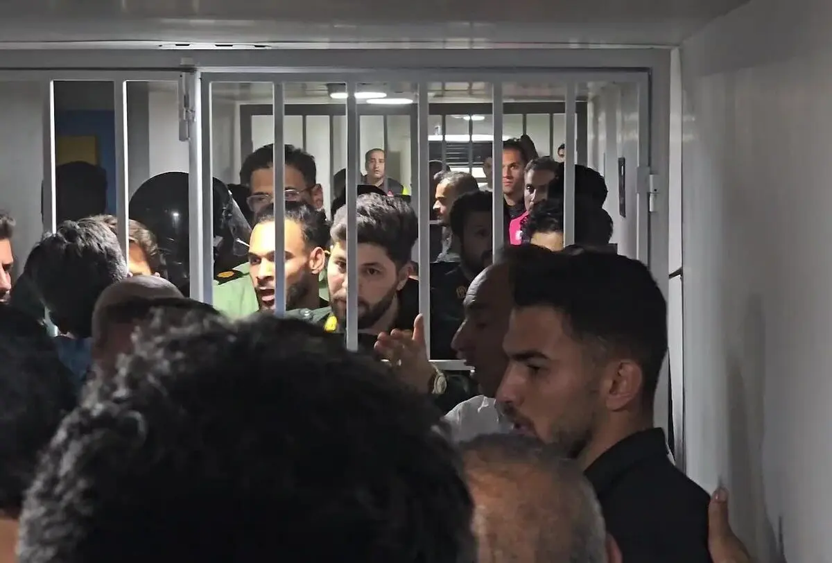 ببینید؛  ضرب و شتم باورنکردنی بازیکنان شهرداری نوشهر در آبادان