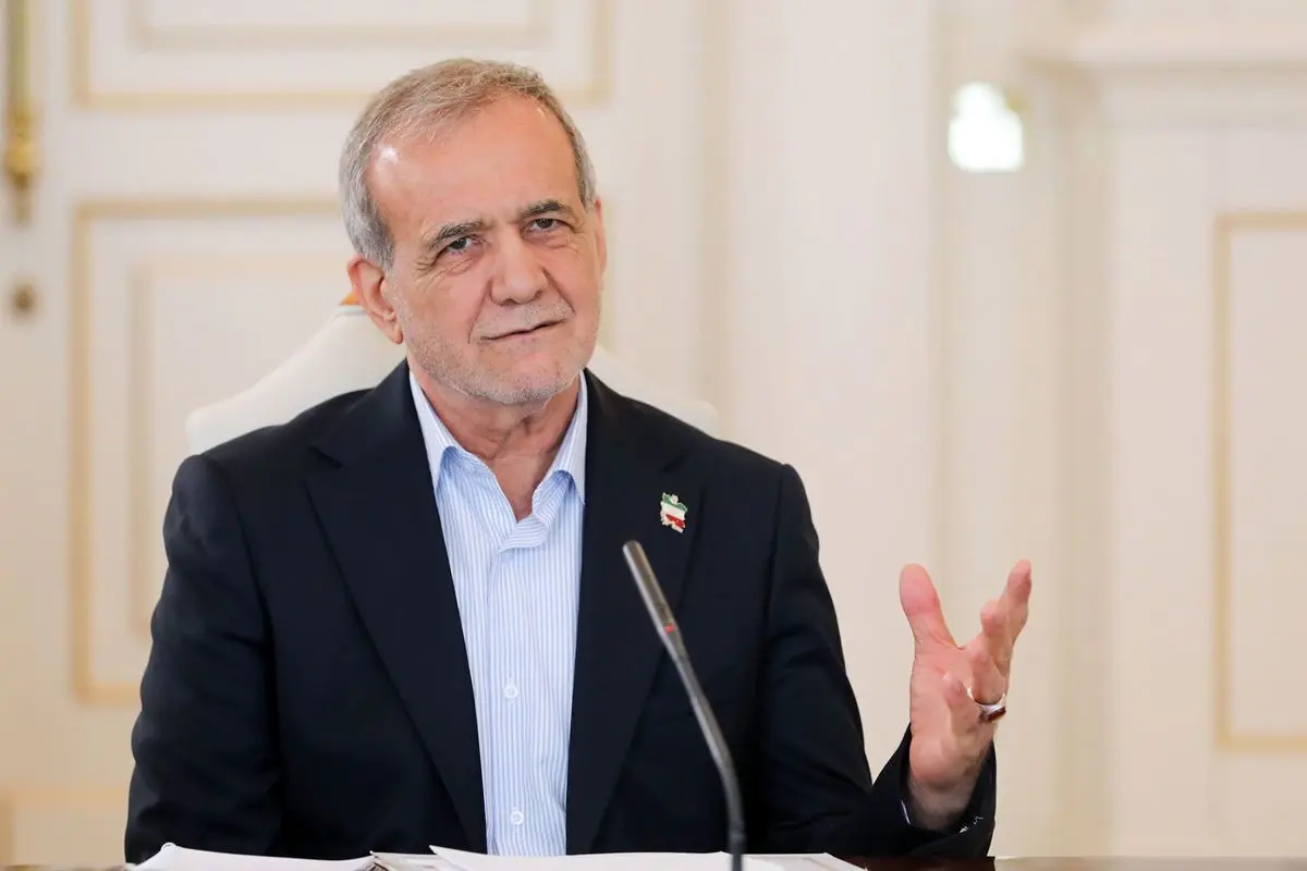 ببینید؛ شعرخوانی آذری پزشکیان از شهریار در نشست تجار ایران و آذربایجان