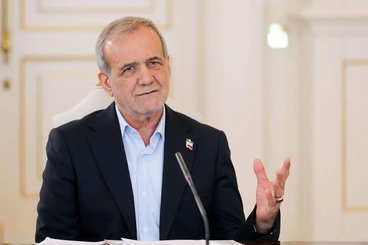 ببینید؛ شعرخوانی آذری پزشکیان از شهریار در نشست تجار ایران و آذربایجان