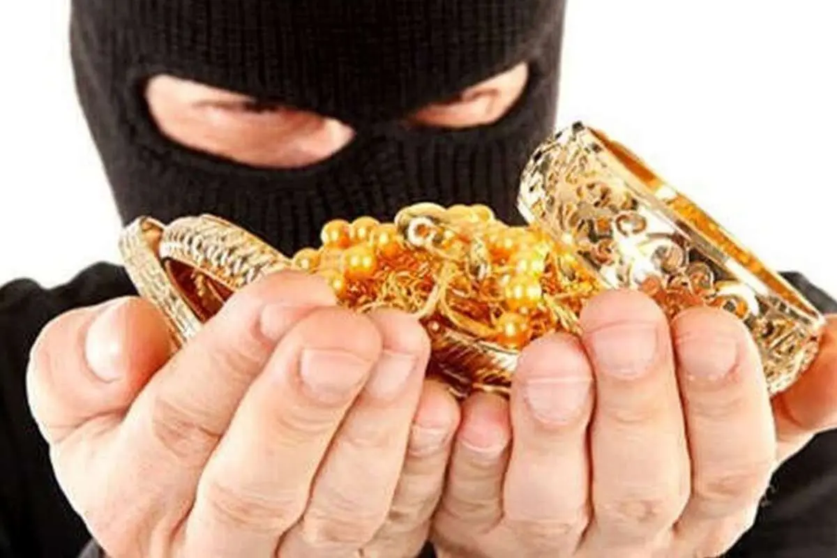 ببینید؛ سرقت خشن دستبند طلا از زن جوان در خیابان شریعتی