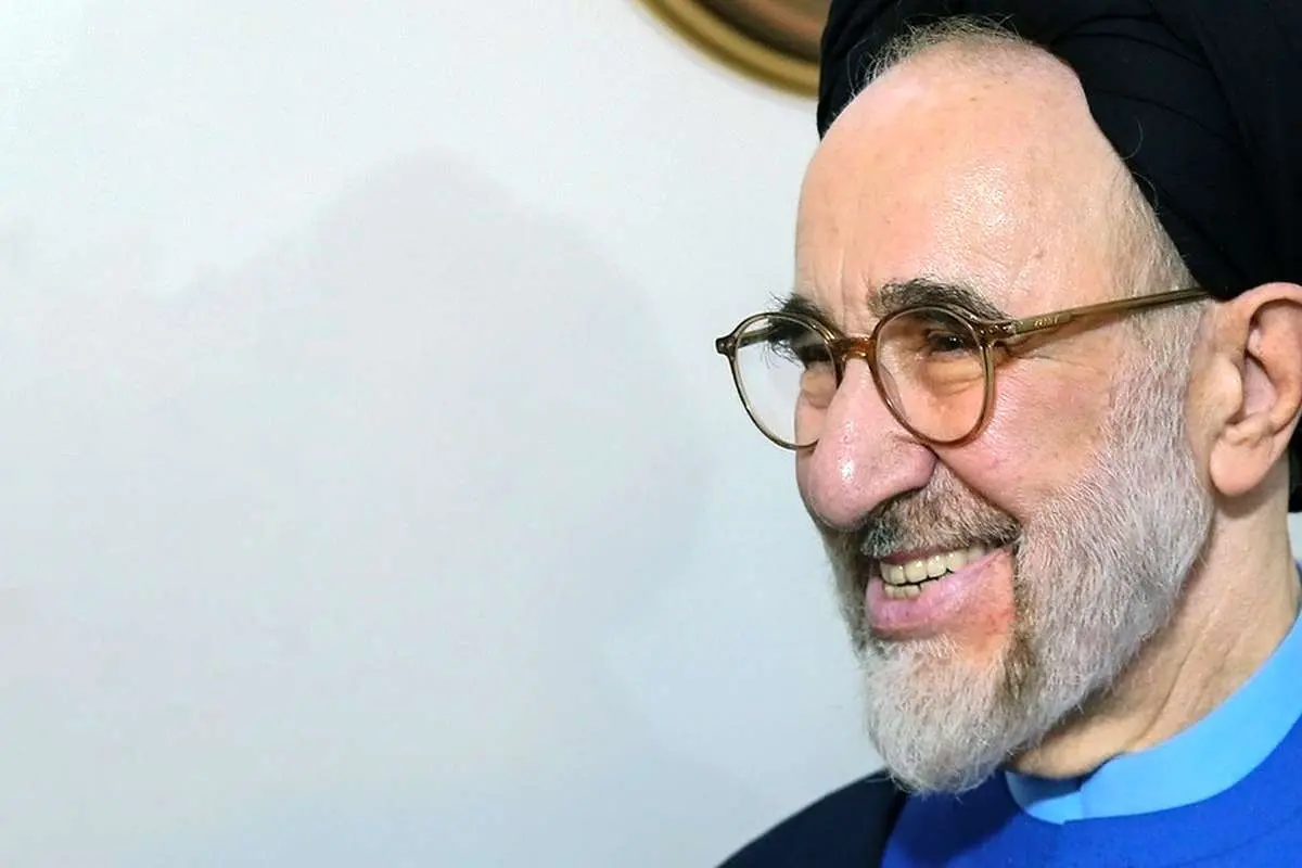 ببینید؛ حضور سید محمد خاتمی در فرش قرمز افتتاحیه فیلم «زیبا صدایم کن»