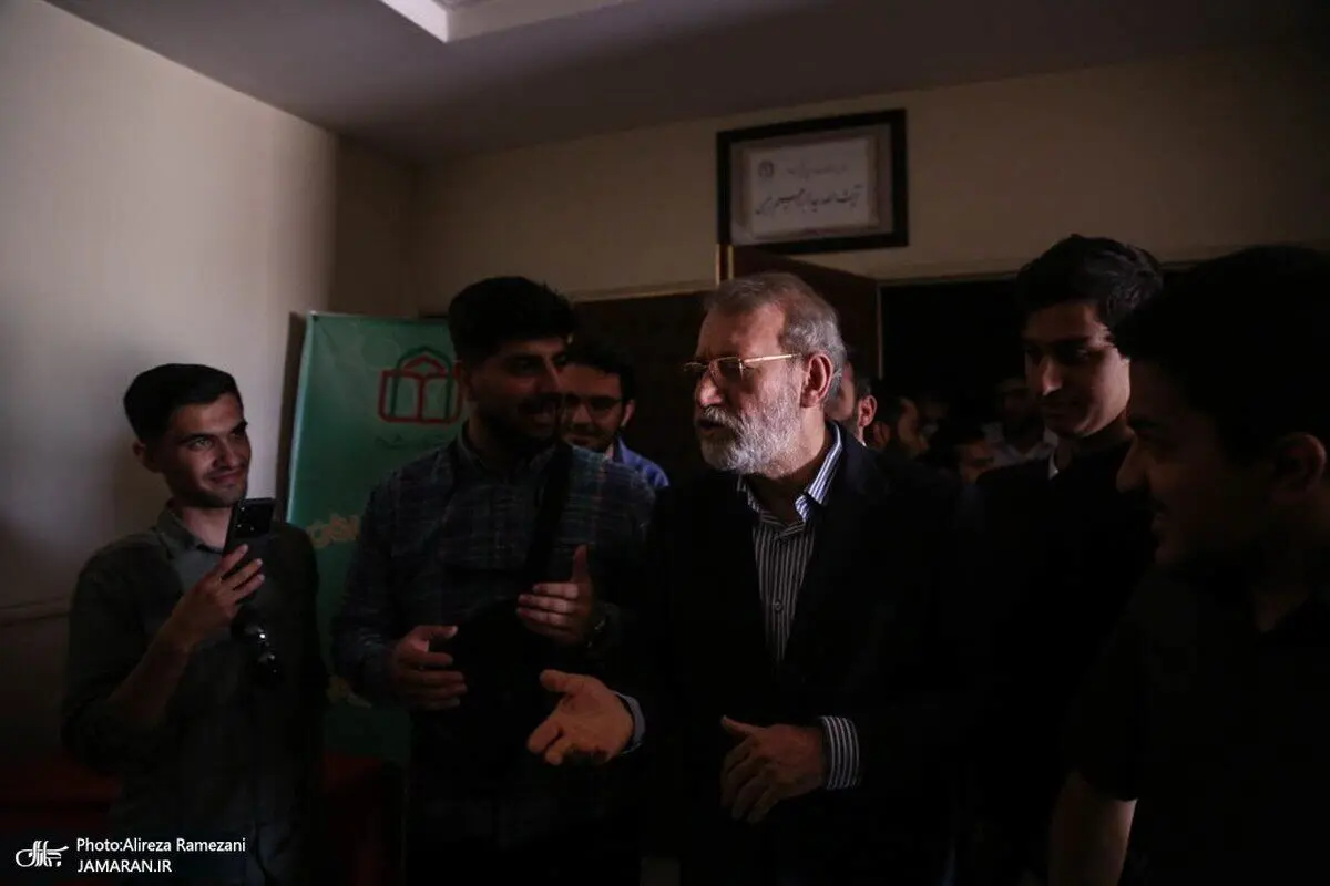 عکس؛ بی‌برقی در سخنرانی علی لاریجانی در دانشگاه شاهد