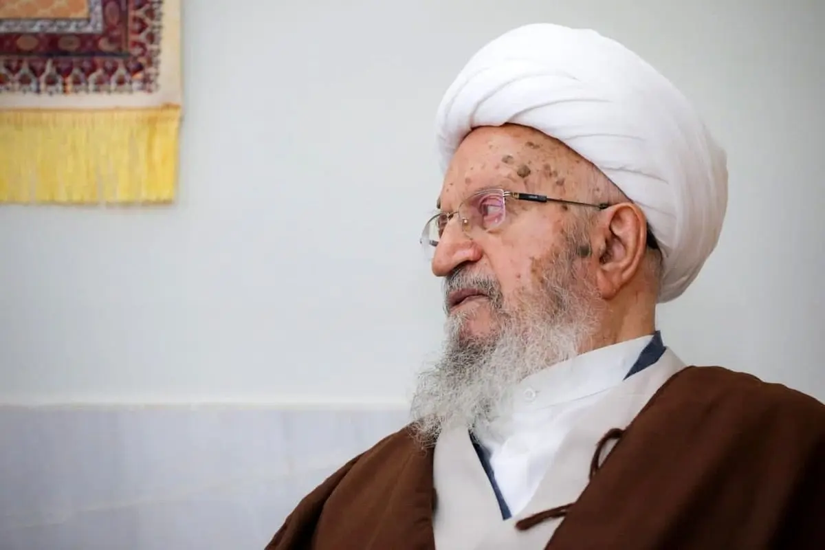 آیت‌الله مکارم‌شیرازی: مردم از نظر مسکن در رنج هستند
