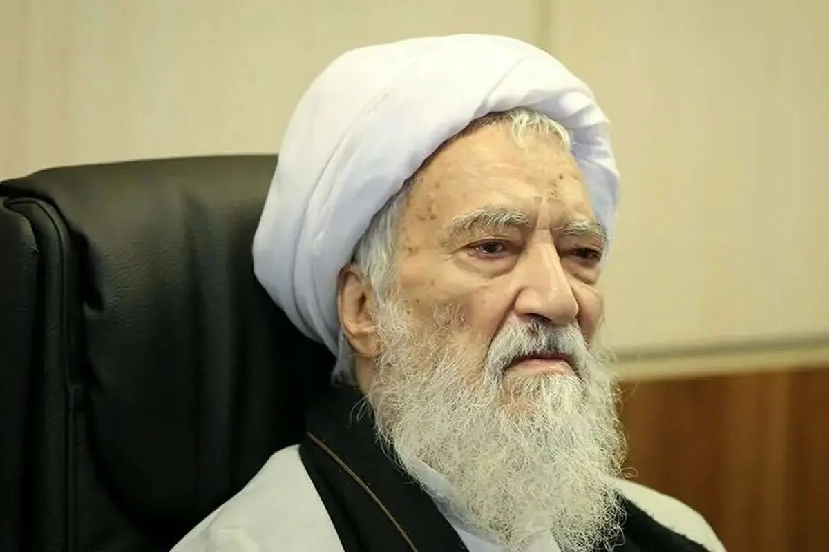 آیت الله موحدی کرمانی: تورم مردم را تحت فشار قرار میدهد