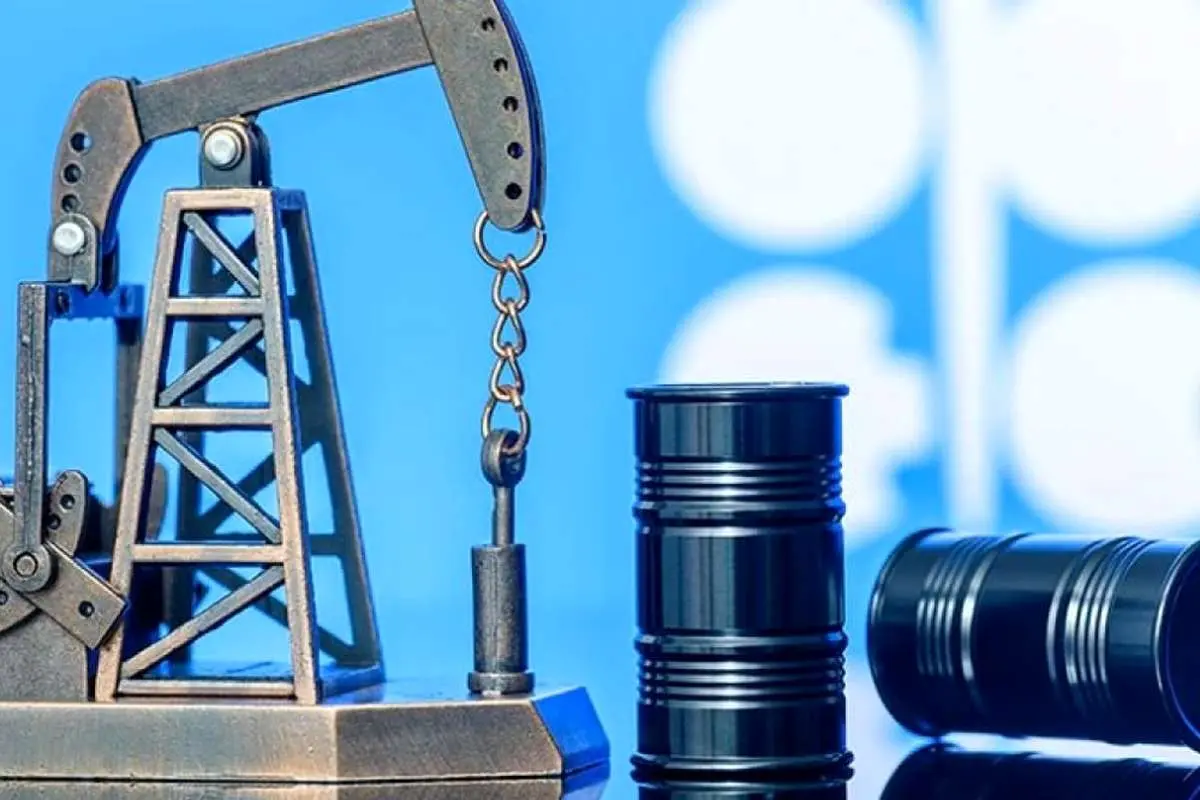 قیمت نفت برای نخستین بار در یک ماه اخیر به زیر ۵۹ دلار سقوط کرد