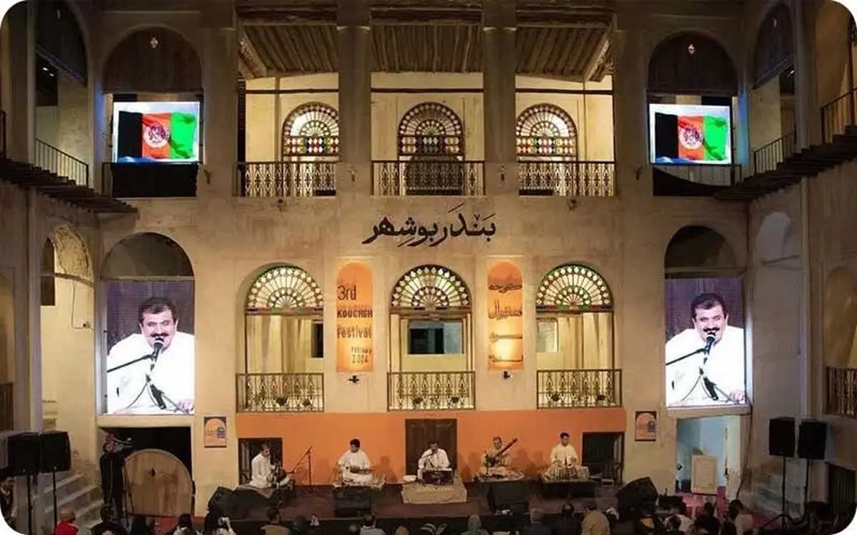 مدیر فرهنگ و ارشاد بوشهر گلباران شد