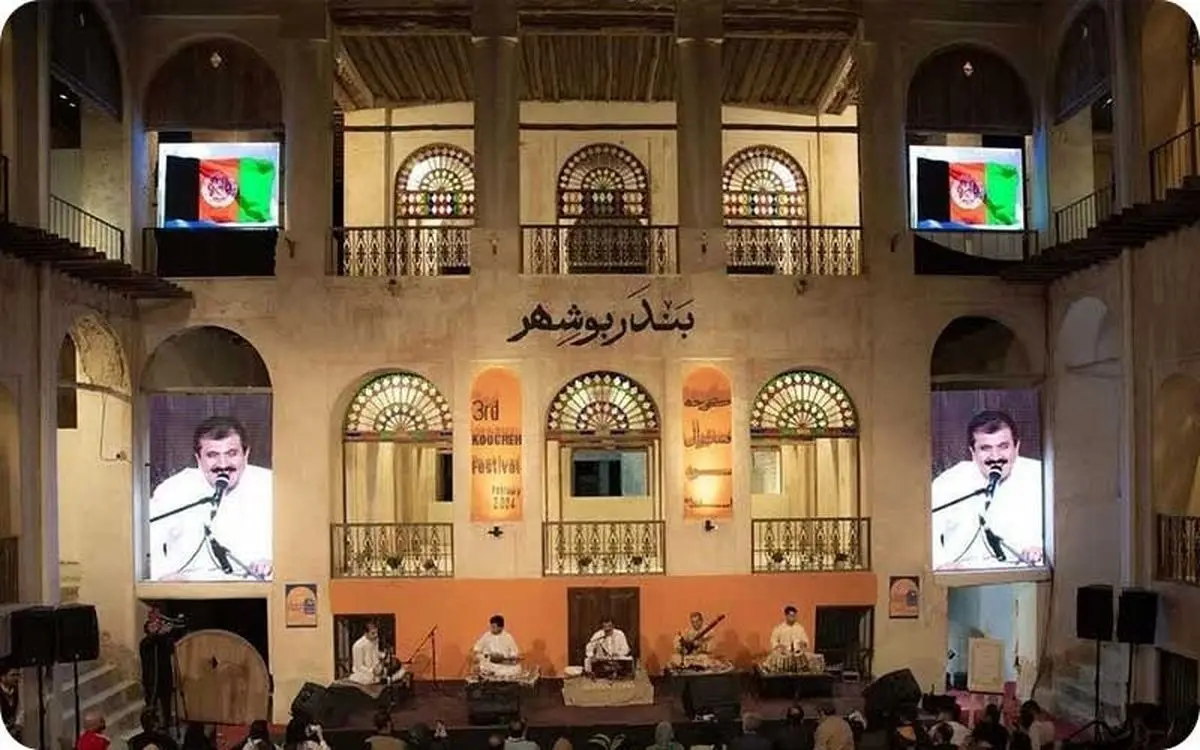 مدیر فرهنگ و ارشاد بوشهر گلباران شد