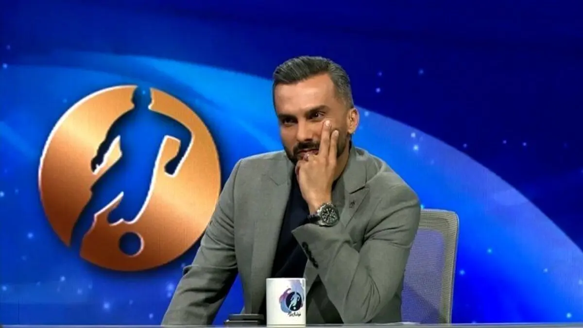 حمله هواداران پرسپولیس به مجری فوتبال برتر؛ سفیدشویی محمدحسین میثاقی افتتاح شد!
