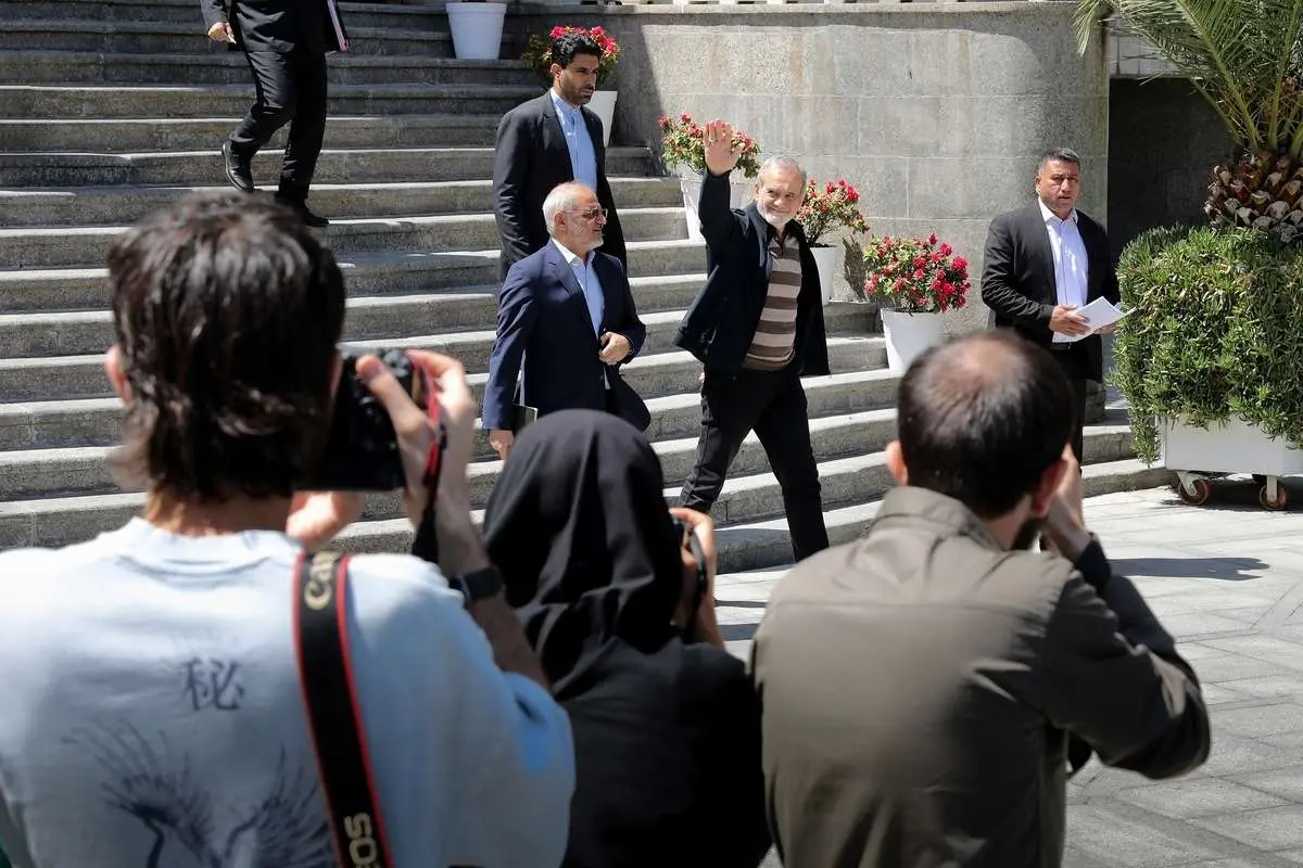 پیامکهای حجاب و سکوت رئیسجمهور