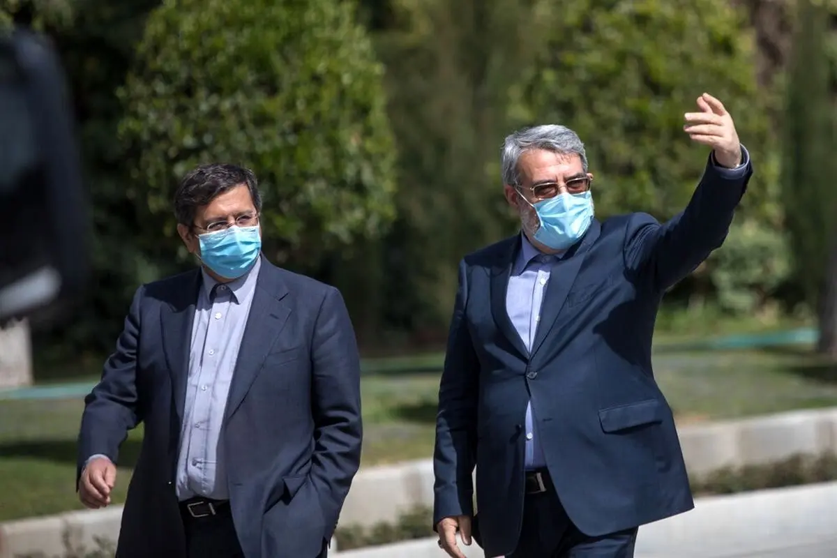 ستون طنز «عینک دودی»؛ پیراهن یقه دیپلمات بگیر، ۵۰ درصد ما حله!