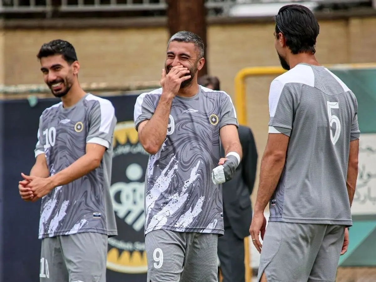 واکنش سپاهانی‌ها به خبر بازداشت به خاطر مهمانی جنجالی!