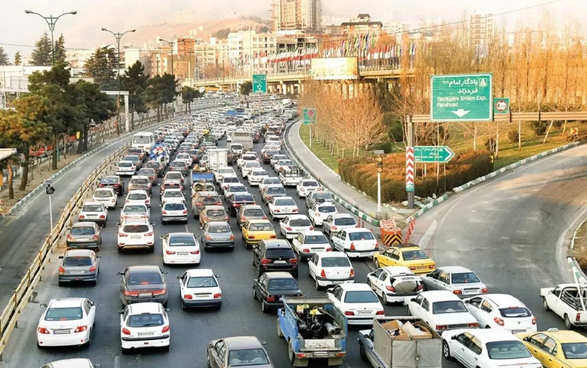 مخاطب تابلوی زرد بزرگراه‌های تهران کیست؛ شهروندان یا شهرداری؟