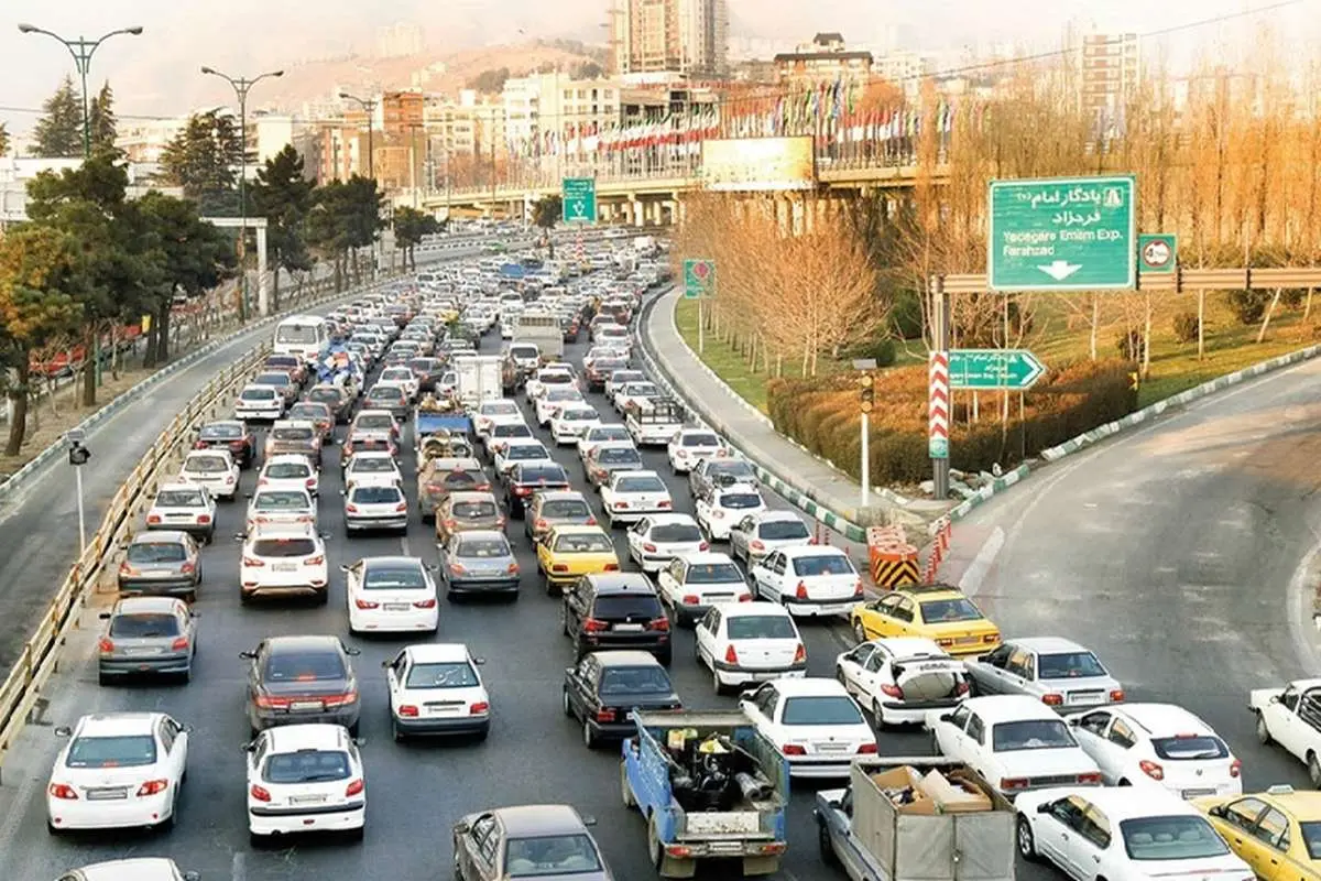 مخاطب تابلوی زرد بزرگراه‌های تهران کیست؛ شهروندان یا شهرداری؟