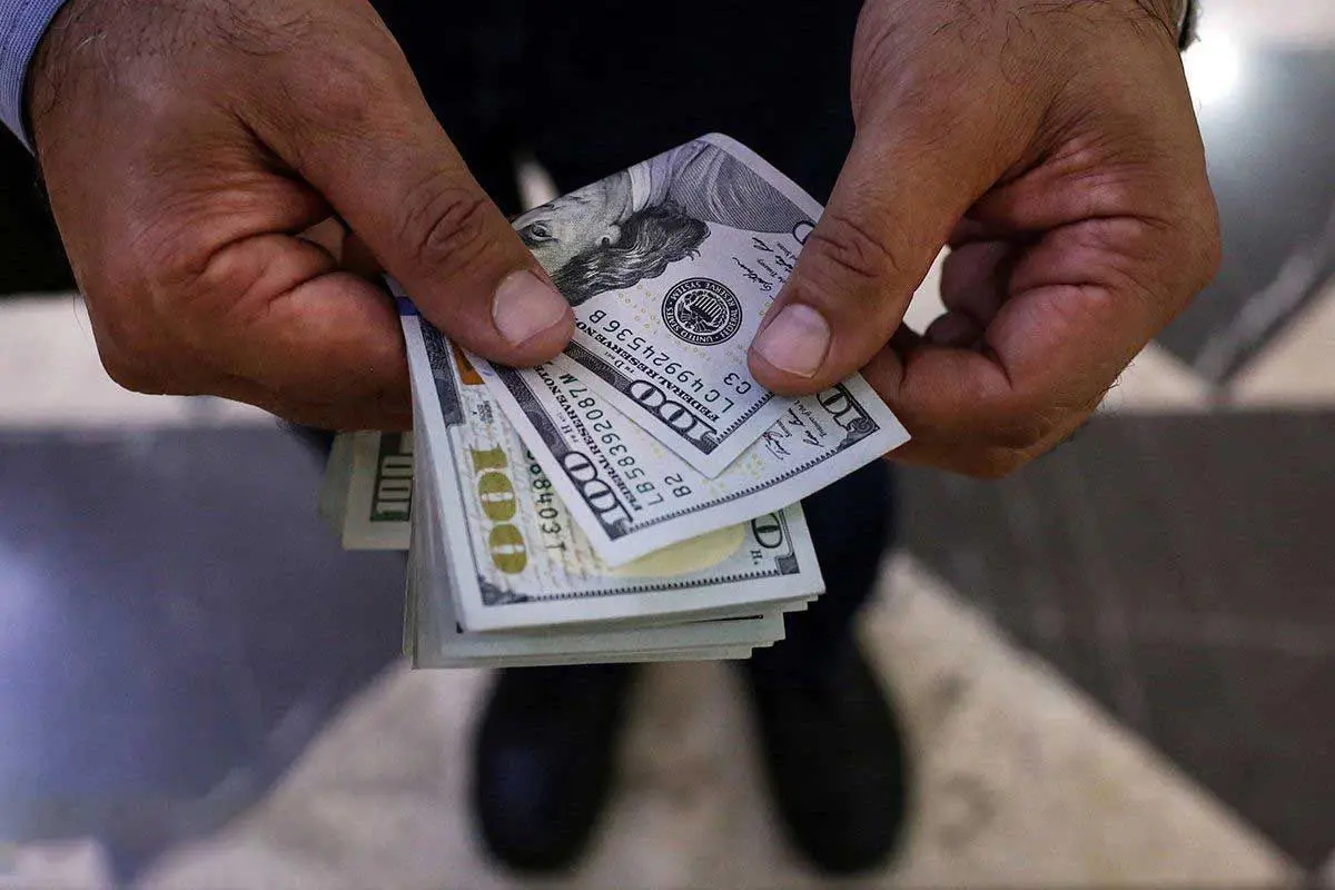 دلار ۲۰ هزار تومان فرو ریخت؛ مخابره سیگنال جدید به بازار و تولید