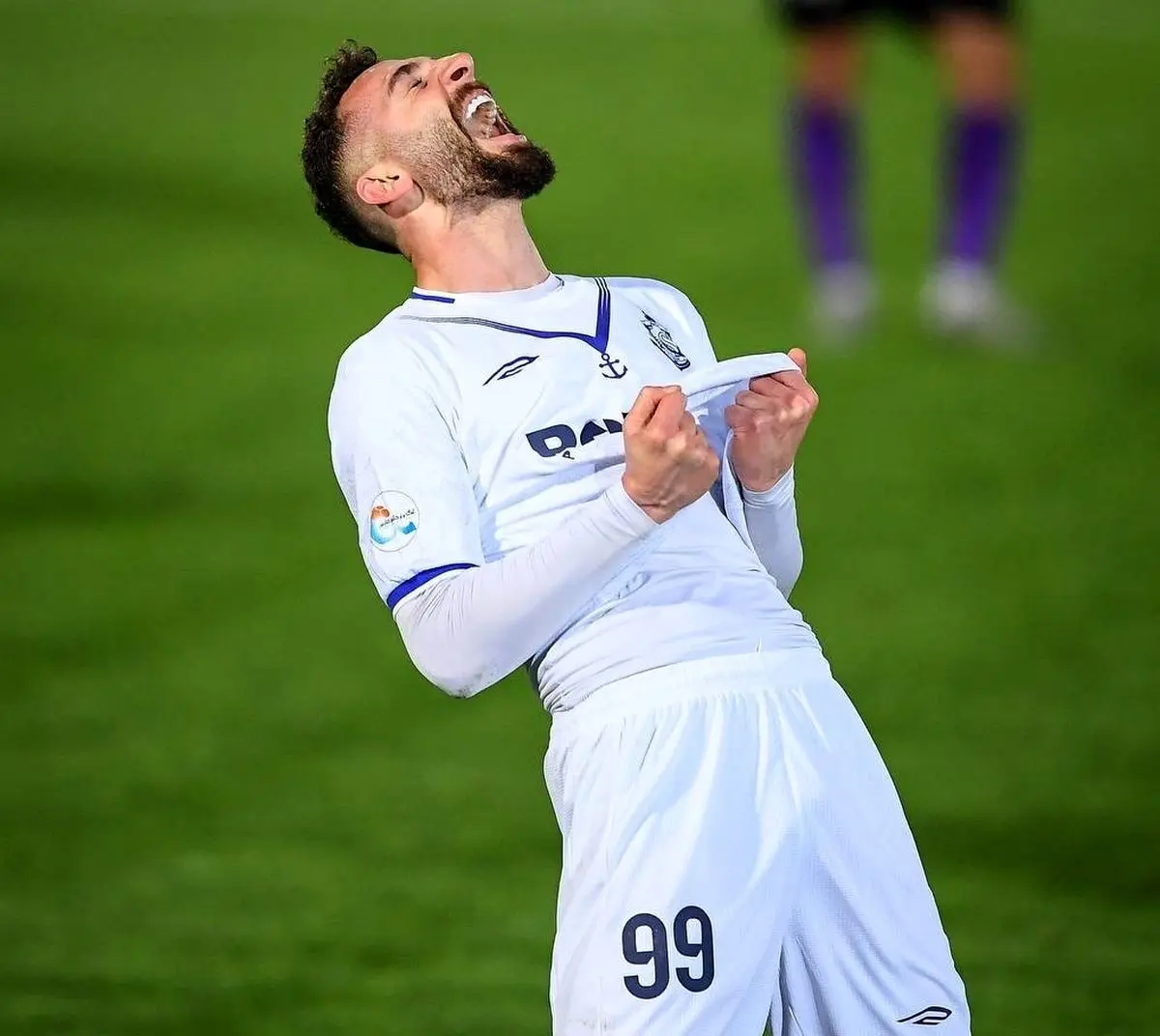 مهاجم پرسپولیسی به داد ملوان رسید