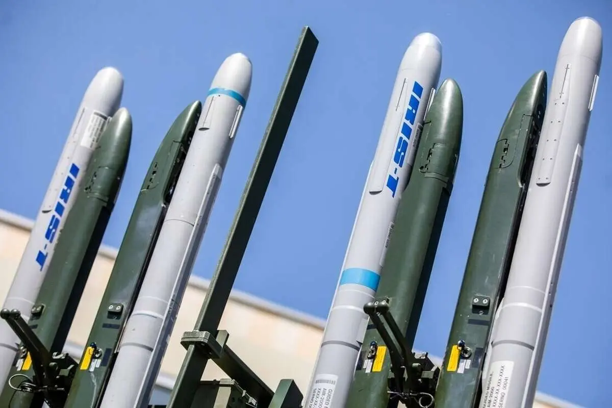 آمریکا با فروش موشکهای «هوابههوا» به عربستان موافقت کرد