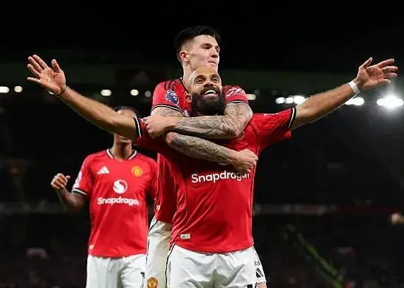 برد ۴-۲ منچستر یونایتد مقابل برایتون؛ شکوه دوباره تئاتر رویاها