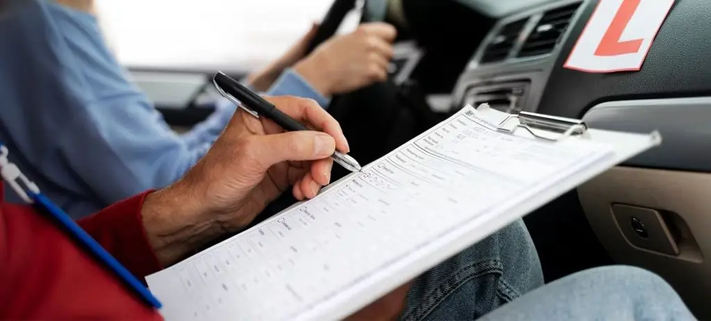 داوطلبی که بعد از ۱۲۸ بار مردودی هنوز برای گواهینامه می‌جنگد!