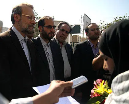 عکس> علی‌لاریجانی سر کلاس