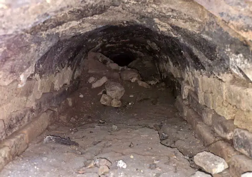 کشف یک کانال تاریخی در خرم‌آباد حین اجرای طرح گردشگری قلعه فلک الافلاک