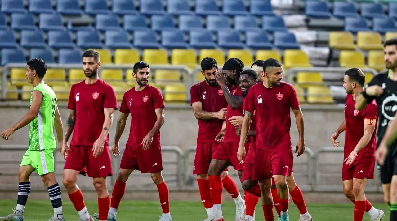 پرسپولیس در محاصره قوانین مالی؛ آیا بازیکنان جدید به هفته اول لیگ می‌رسند؟