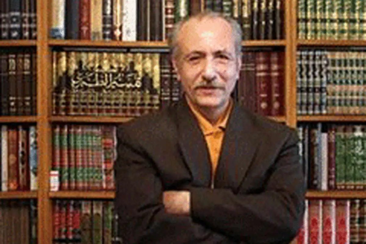 حافظ عارف نیست
