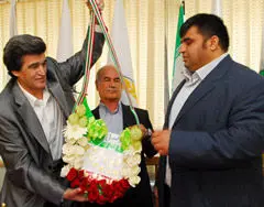 عكس‌هايي كه ادعاي رضازاده را رد مي‌كند