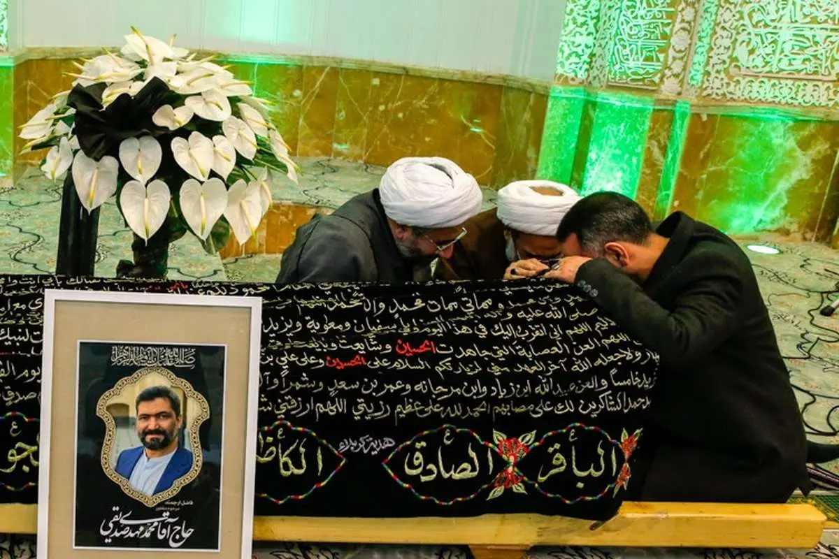 نوشته روی عکس تابوت پسر کاظم صدیقی جلب توجه کرد