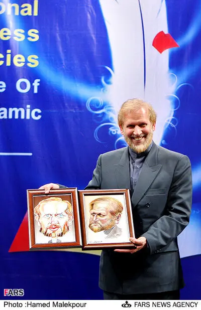 عکس> رونمایی رامین از کاریکاتور خود!