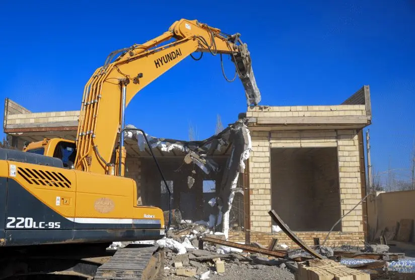 تصاویر؛ تخریب ۱۵۰ ویلای غیرمجاز با حکم قضایی