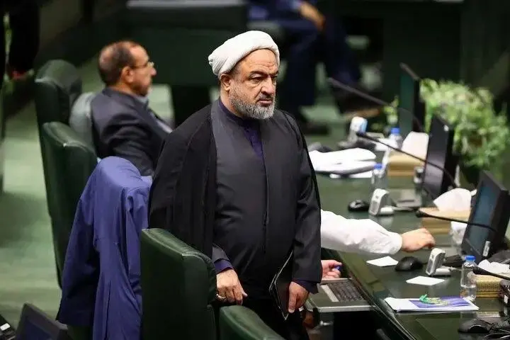 حمله دستیار قالیباف خطاب به رسایی: مثل همیشه به اسم حجاب دنبال هدف سیاسی خودتان هستید 