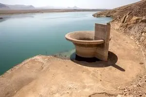 نماینده  مجلس: کم آبی یک روزه به وجود نیامده که یک روزه وزارت نیرو برطرفش کند


