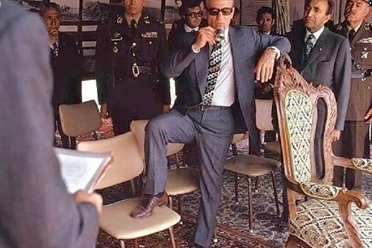 شاه گفت به انگلیسیها بگو که جرائد ما، پدر شما را در میآورند