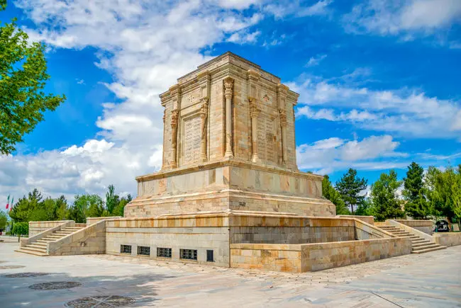رستاخیز ملی‌گرایی ایرانیان
