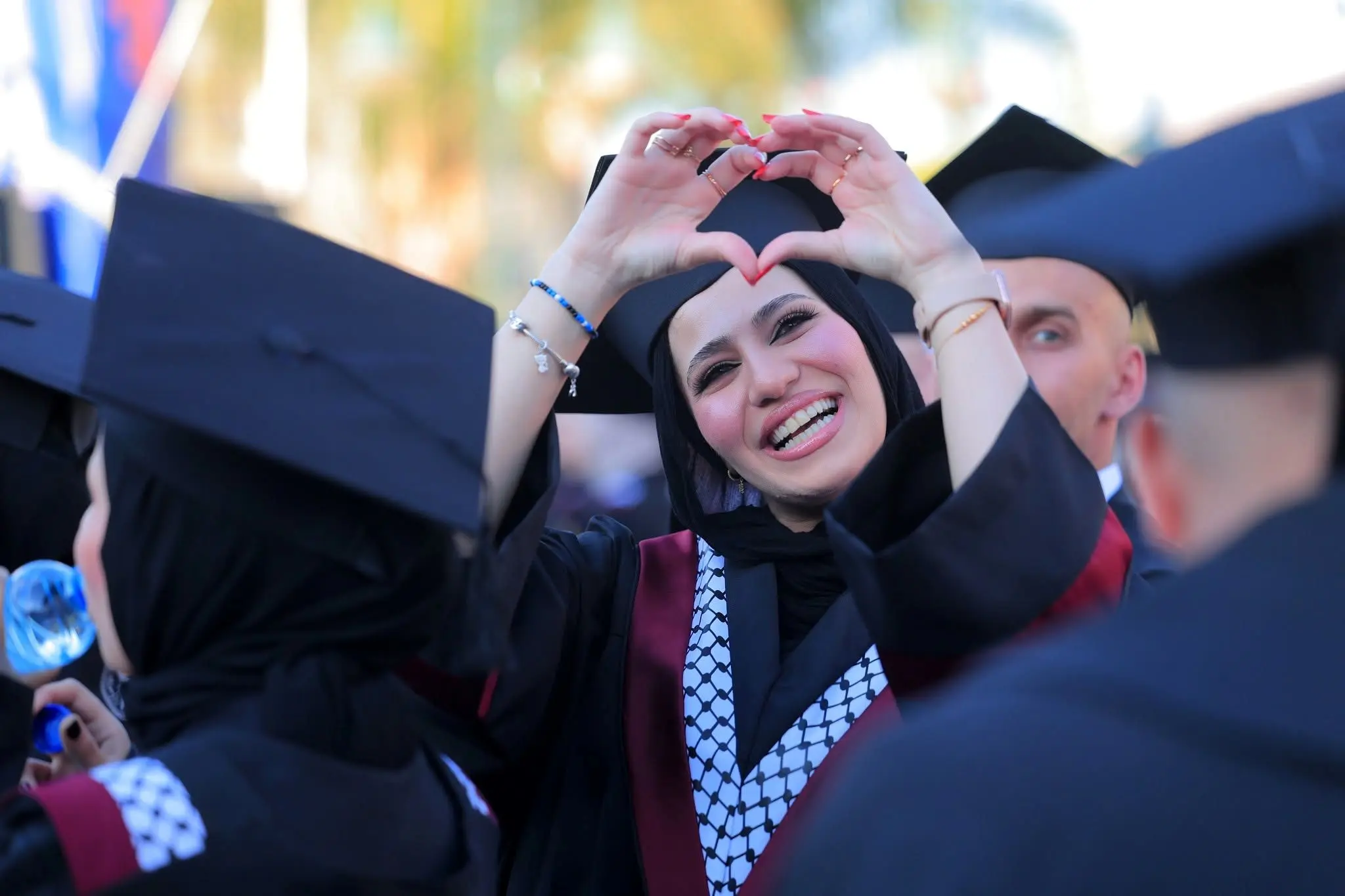 تصاویر؛ جشن فارغ التحصیلی در بزرگ‌ترین دانشگاه فلسطین