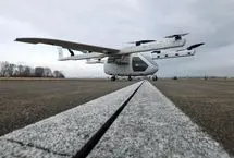 نخستین پرواز آزمایشی هواپیمای عمودپرواز برقی در اروپا  