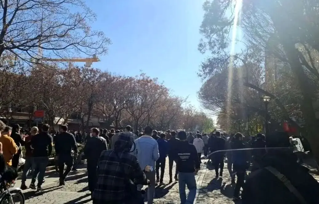 مسئله دخالت خارجی در کوران حوادث داخلی
