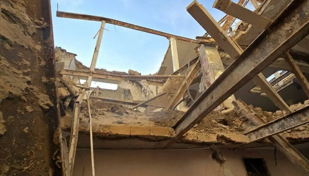 جزئیات آوار شدن یک ساختمان قدیمی در خیابان جمهوری
