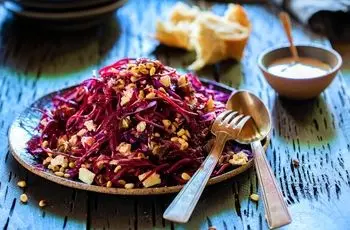 این سالاد پاییزی مخصوص شب یلدا است